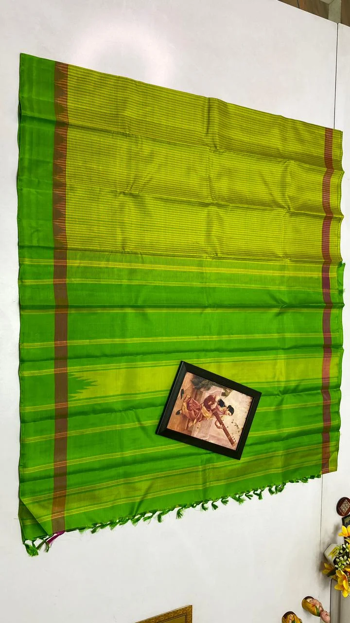 Parrot Green Pure Kanchipuram Traditional Silk Sarees
